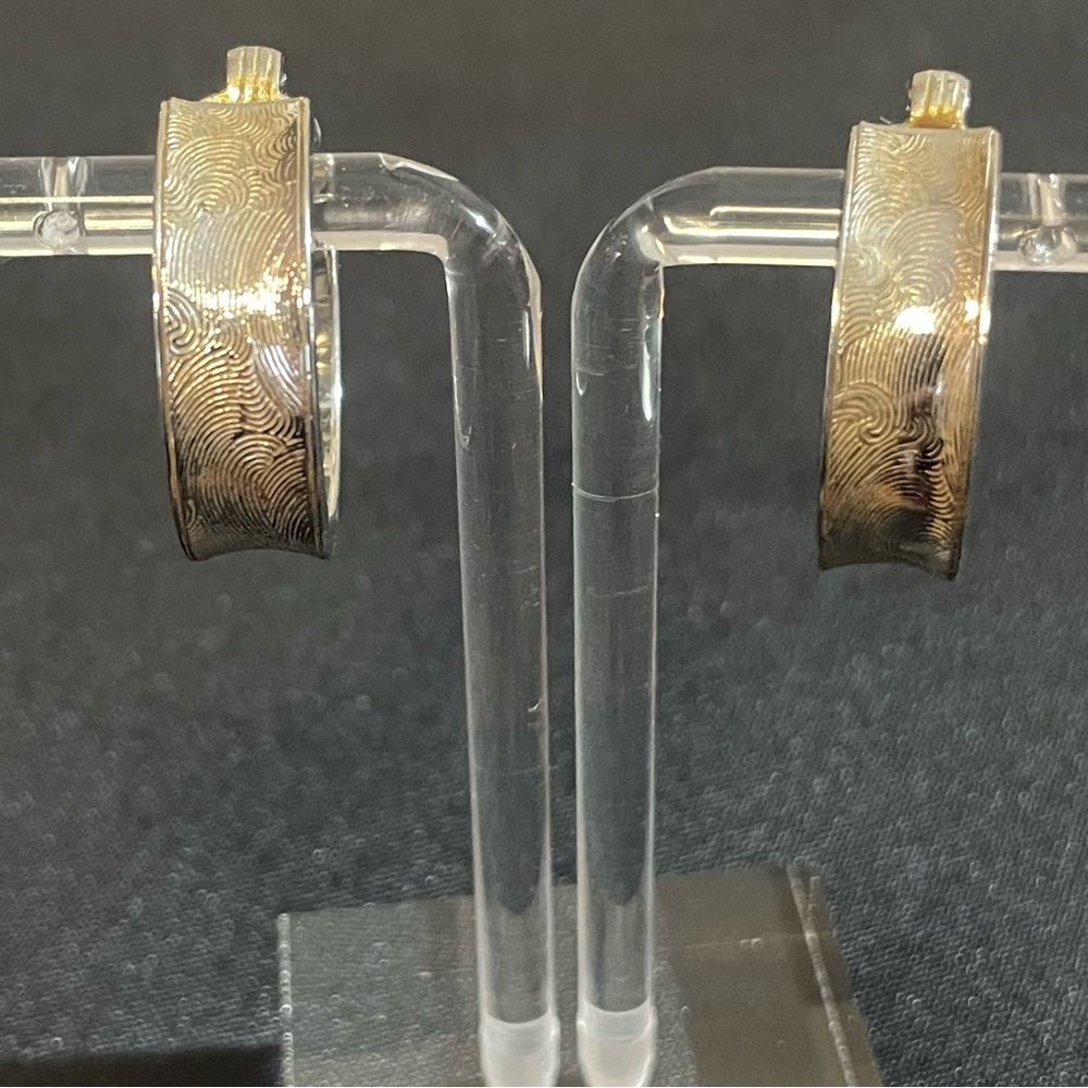 Vintage Signed Sarah Coventry Textured Patterned Hoop Silver Tone Clip Earrings
